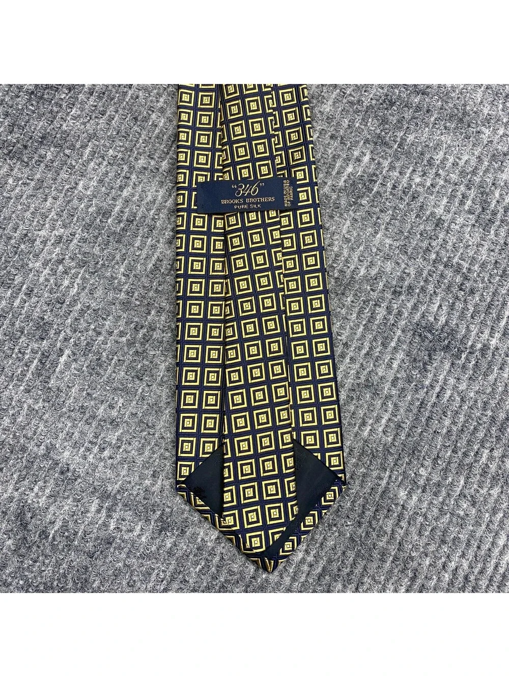 Brooks Brothers 346 Necktie Blue Gold Geometric Squares AOP Pure Silk Tie USA